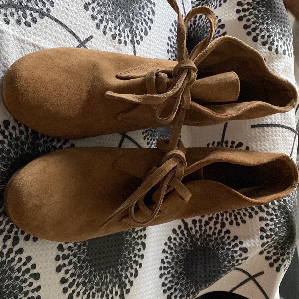 Gianni Bini Tan Suede Wedges with Laces, size 8.0/8.5